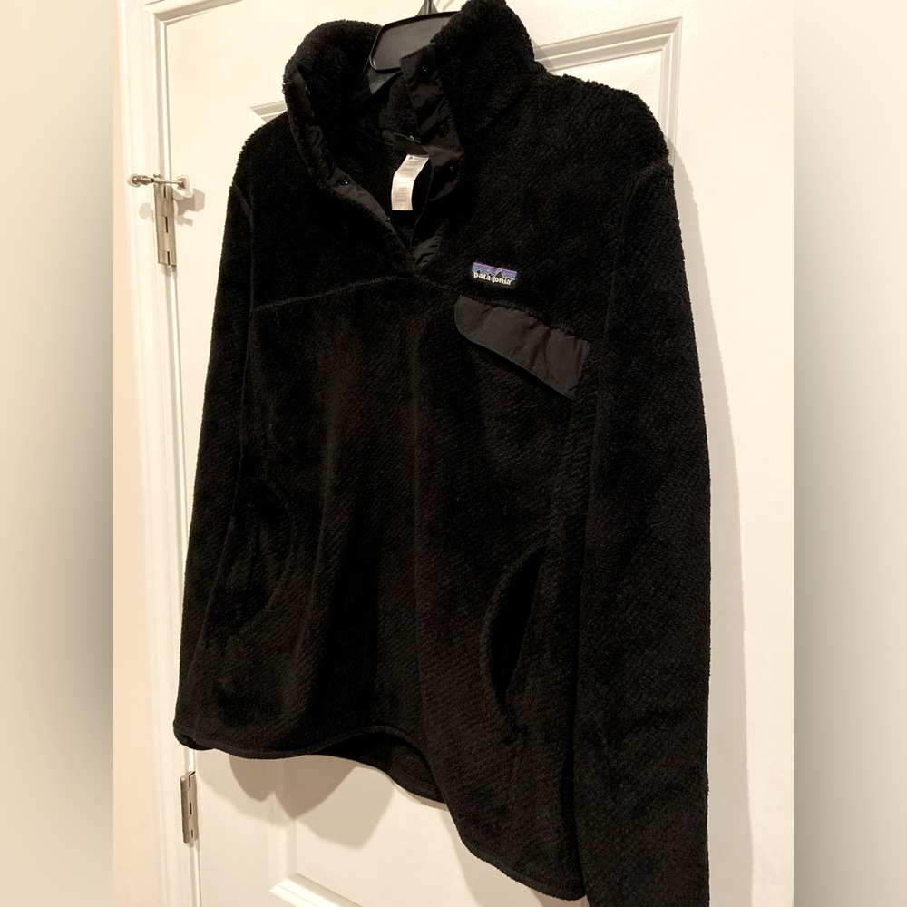 Women’s Black Patagonia Fleece Pullover